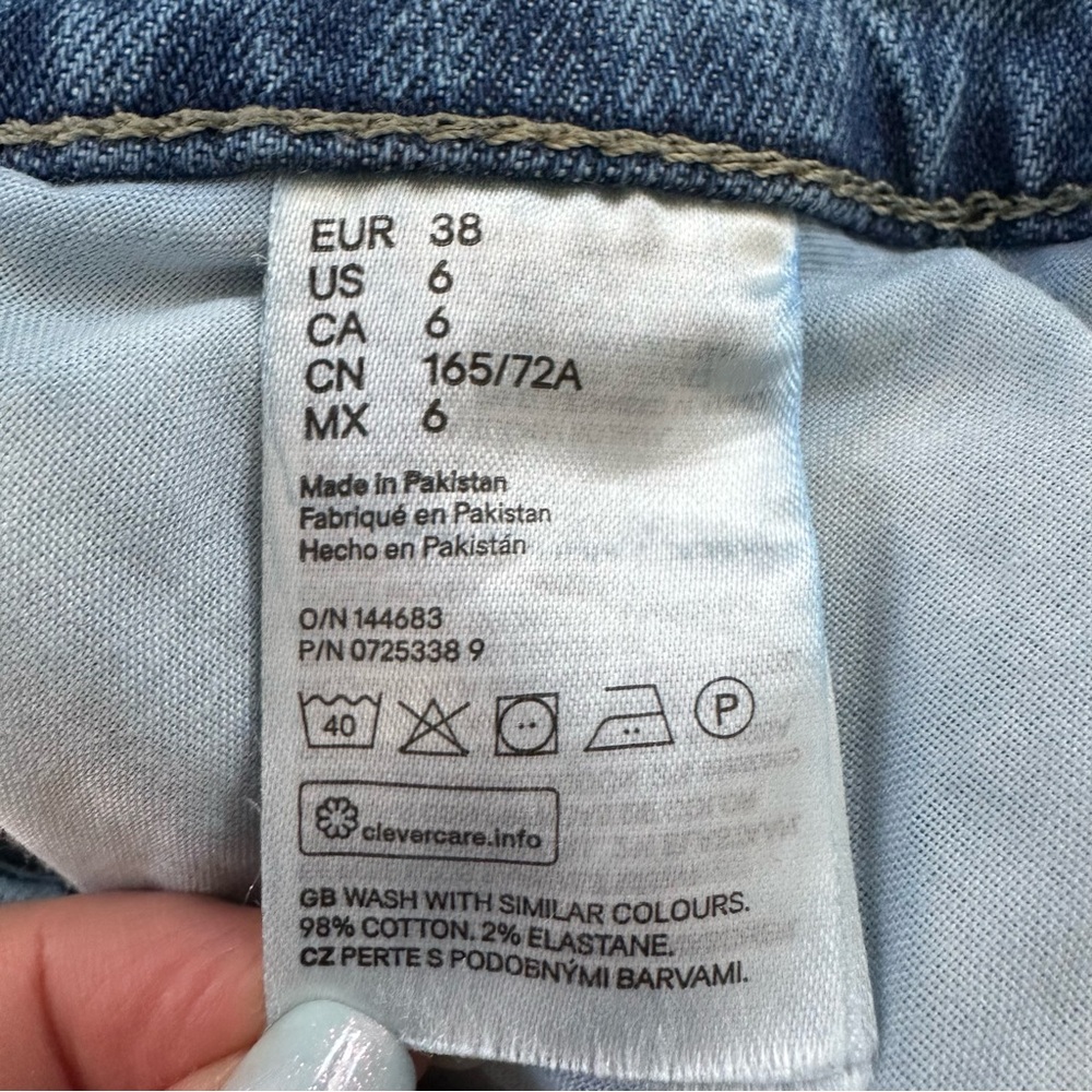 H&M 90s Retro Vibe Wide High Waist Jeans - Light Wash - Picture 6 of 7